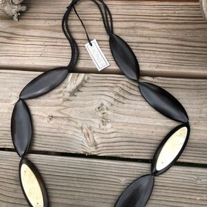 Vintage wood and shell tribal long necklace Monies